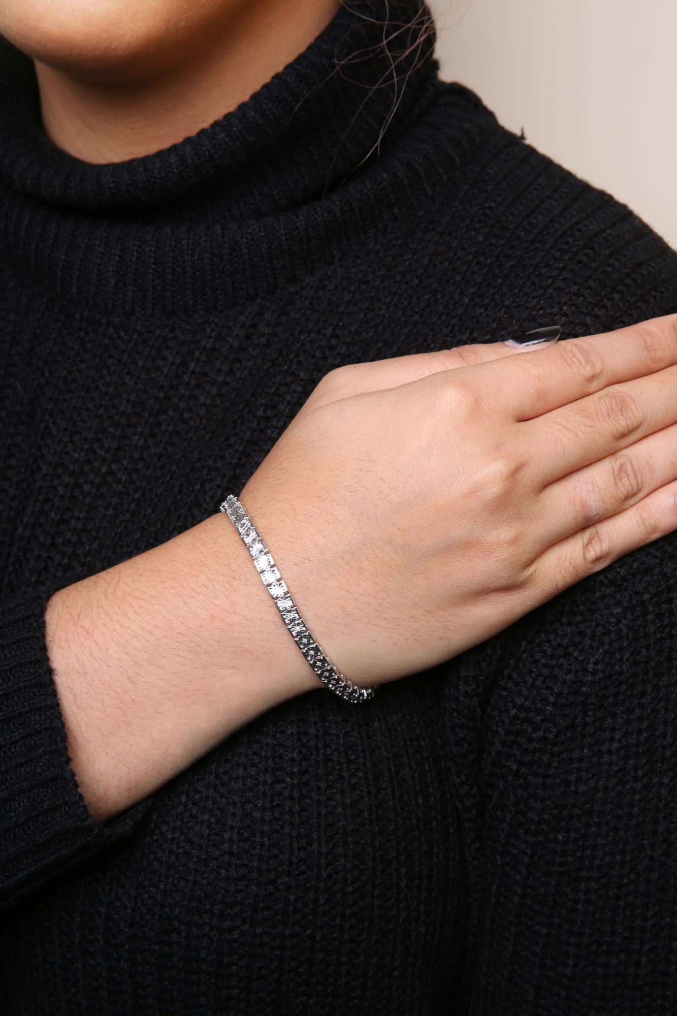 .925 Sterling Silver 1/10 Cttw Diamond 7.25" Link Bracelet (I-J Color, I2-I3 Clarity) - Bijoux-NYC Direct