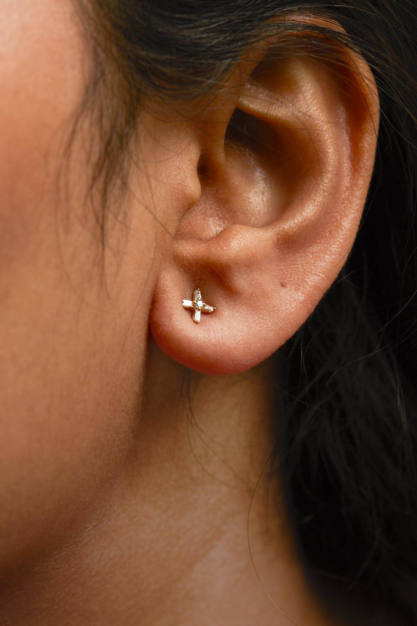 10K Yellow Gold 1/10 Cttw Round and Baguette Diamond Criss Cross X Stud Earring (H-I Color, I1-I2 Clarity) - Bijoux-NYC Direct