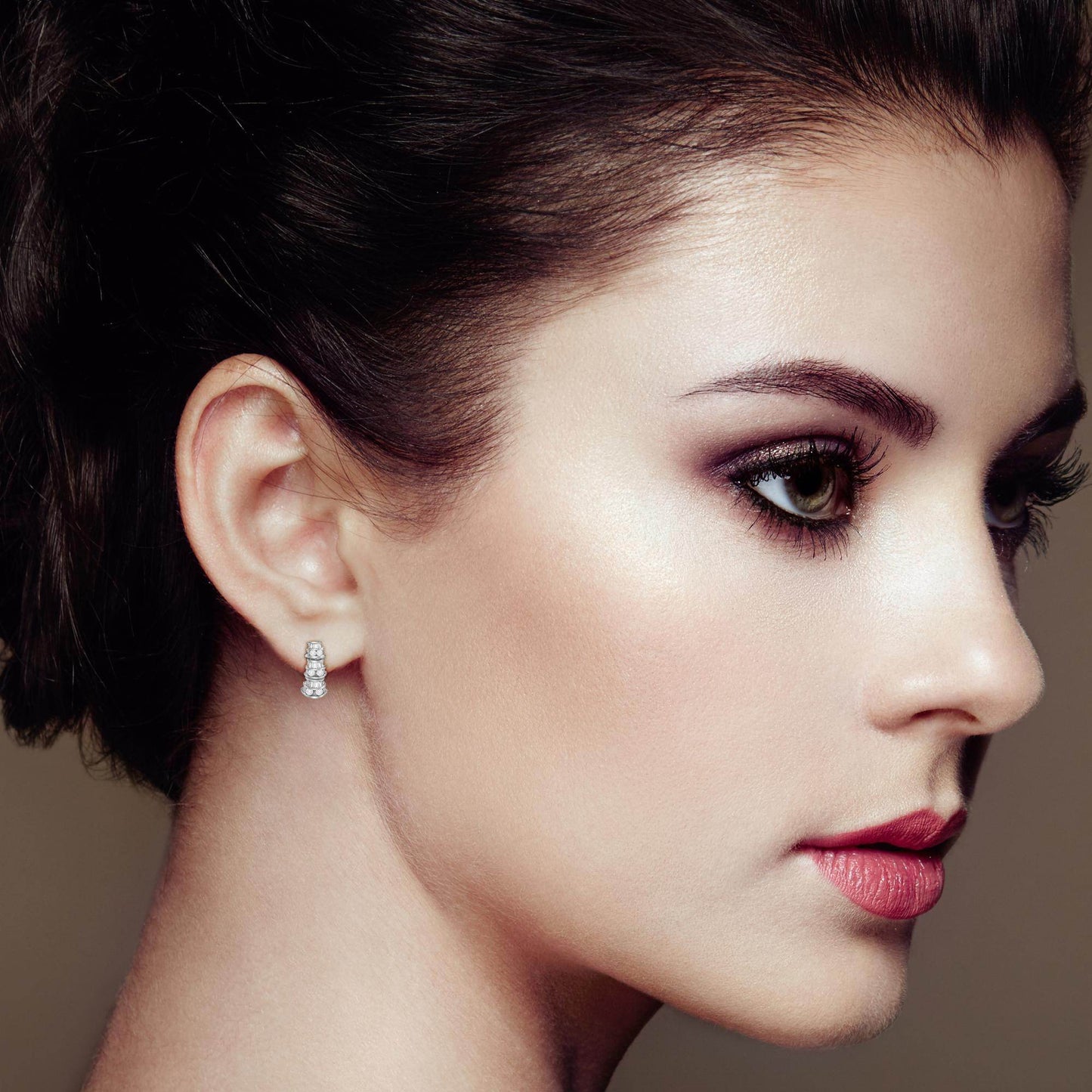 14K White Gold 7/8ct. TDW Round and Baguette-cut Diamond Earrings (H-I,SI2-I1) - Bijoux-NYC Direct
