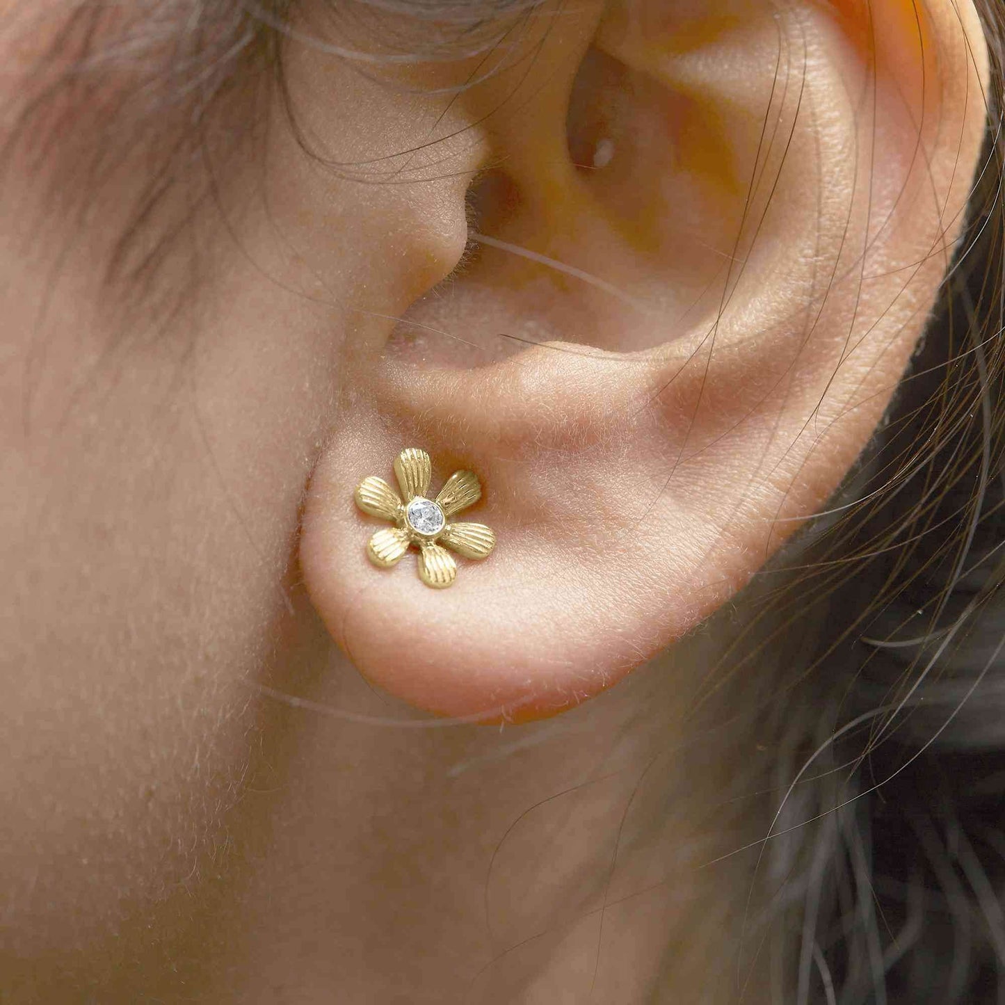 10K Yellow Gold Bezel Set Diamond Accent Hammered Finish Floral Stud Earrings (I-J Color, I1-I2 Clarity) - Bijoux-NYC Direct