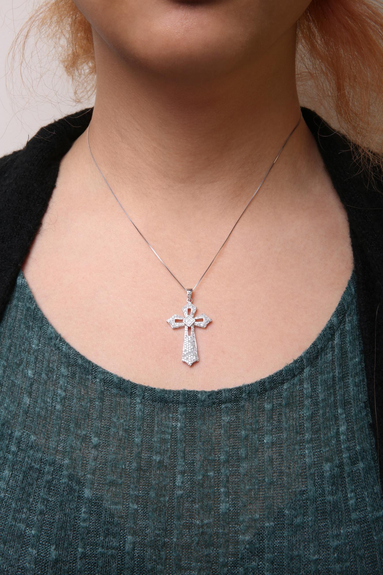 .925 Sterling Silver 1.00 Cttw Diamond Fleur De Lis Cross 18" Pendant Necklace (H-I Color, I2-I3 Clarity) - Bijoux-NYC Direct