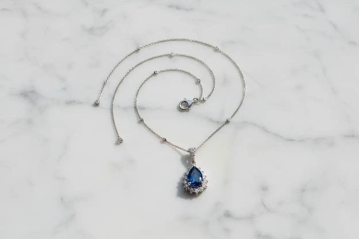 Y-Necklace Hero