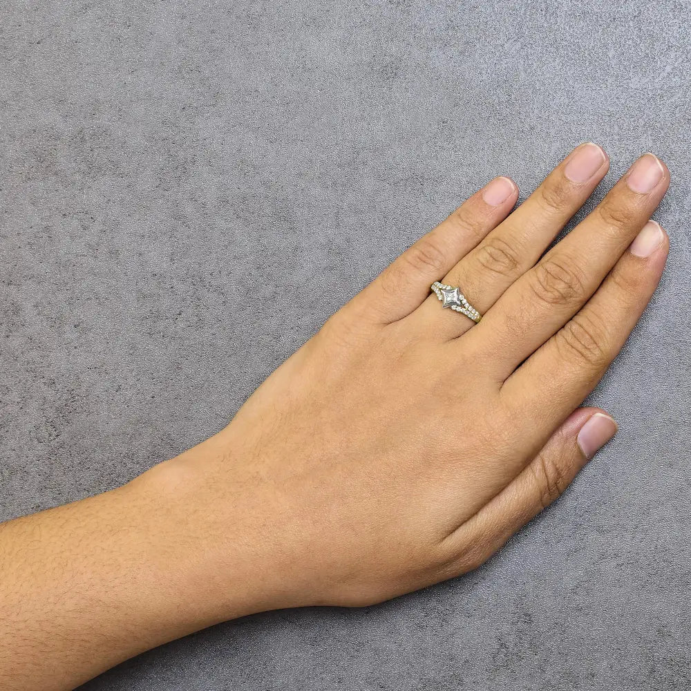 10k two tone 1/2 cttw diamond kite and split shank ring h-i si2-i1 bijoux-nyc direct