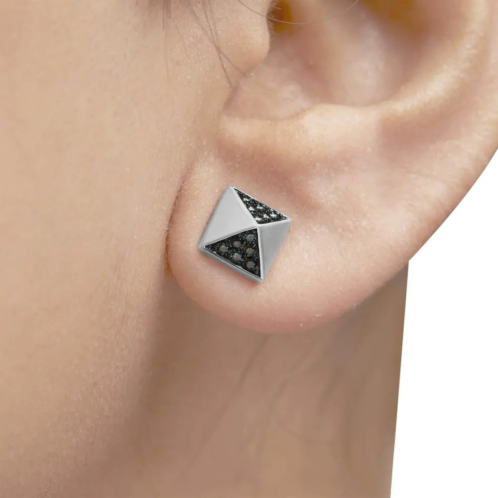 14K White Gold 1/4 Cttw Treated Blue Diamond Pyramid Stud Earring (Blue Color, SI1-SI2 Clarity) - Bijoux-NYC Direct