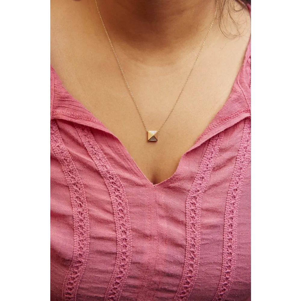 14K Yellow Gold 1/4 Cttw Diamond Matte Finished Pyramid Pendant Necklace (G-H Color, SI1-SI2 Clarity) - 18 Inches - Bijoux-NYC Direct