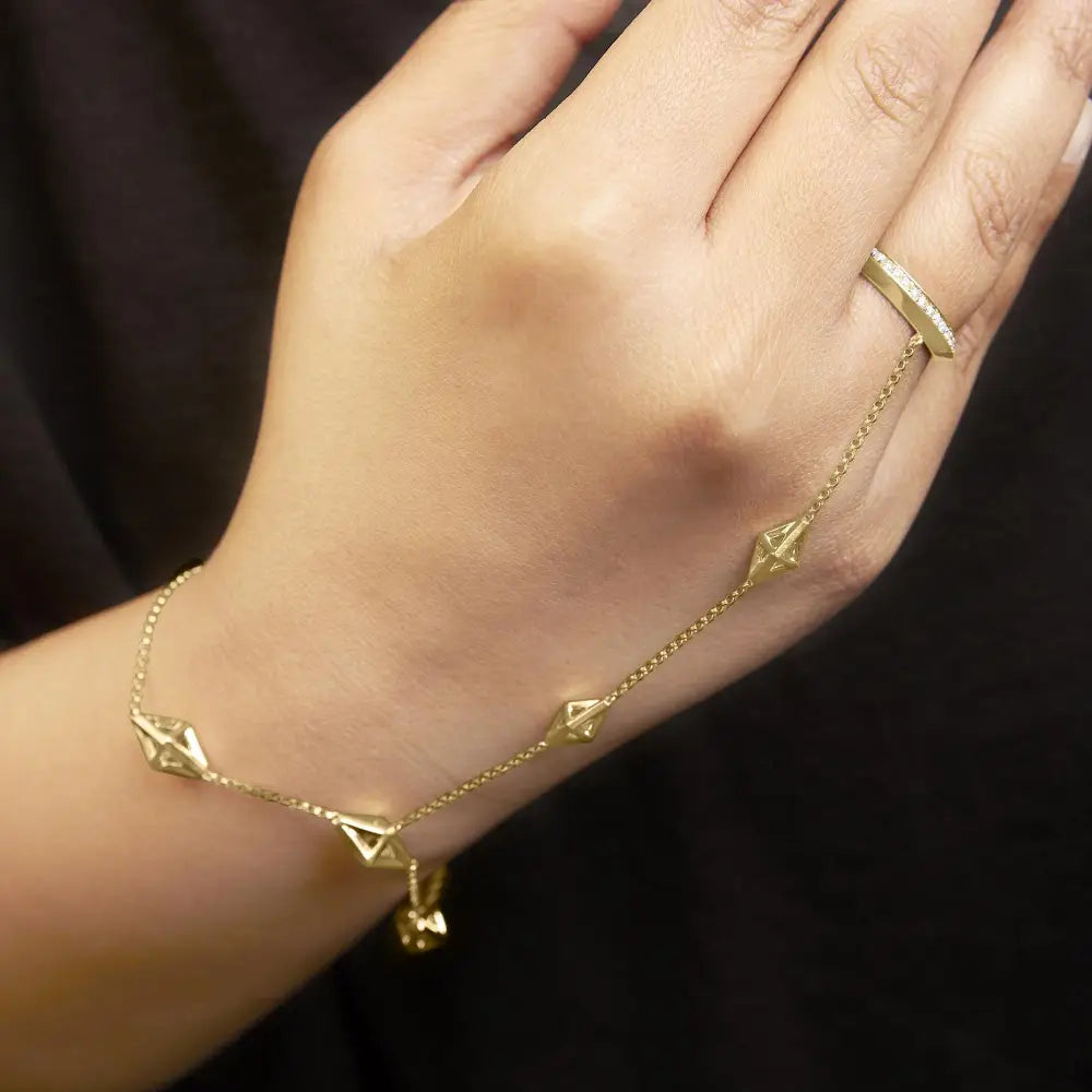 14k yellow gold 1/4 cttw diamond pyramid station hand chain bracelet 7 bijoux-nyc direct