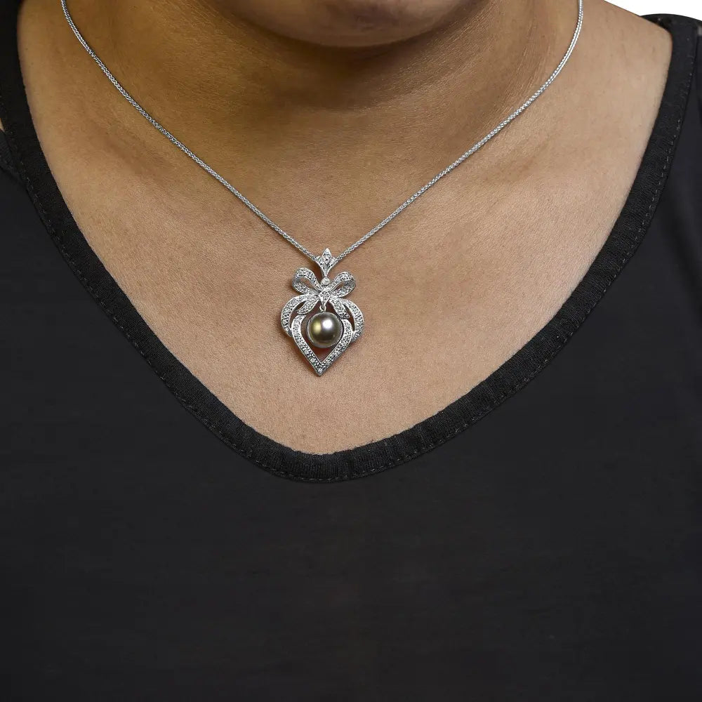 18k 3/4 cttw diamond and 12.5 mm cultured black tahitian pearl heart pendant necklace (g h color si1 si2 clarity) 18’’ inches