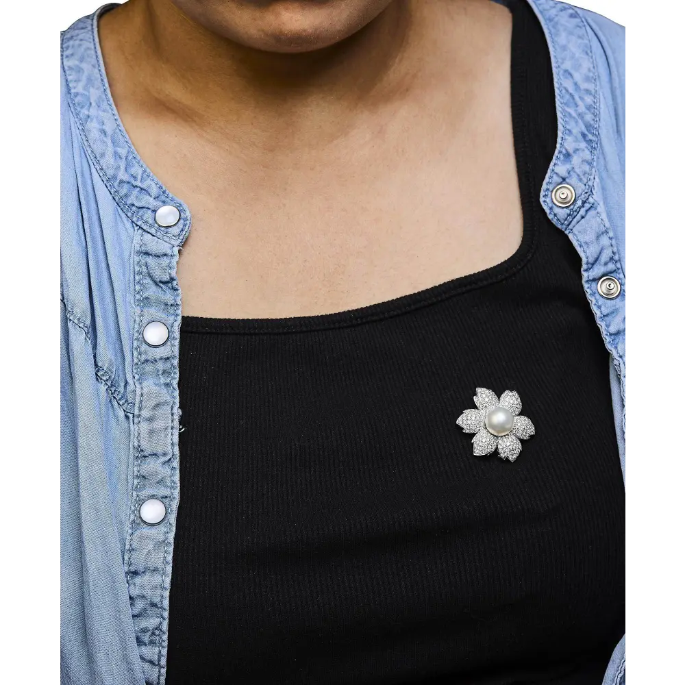 18K White Gold 2 3/4 Cttw Diamond and 12.5 MM Cultured Freshwater Pearl Floral Brooch Pin (G-H Color, VS1-VS2 Clarity) - Bijoux-NYC Direct
