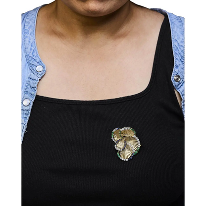 18K Yellow Gold 2 1/3 Cttw Diamond, Sapphire, and Emerald Sculpted Petal Brooch Pin (G-H Color, VS1-VS2 Clarity) - Bijoux-NYC Direct