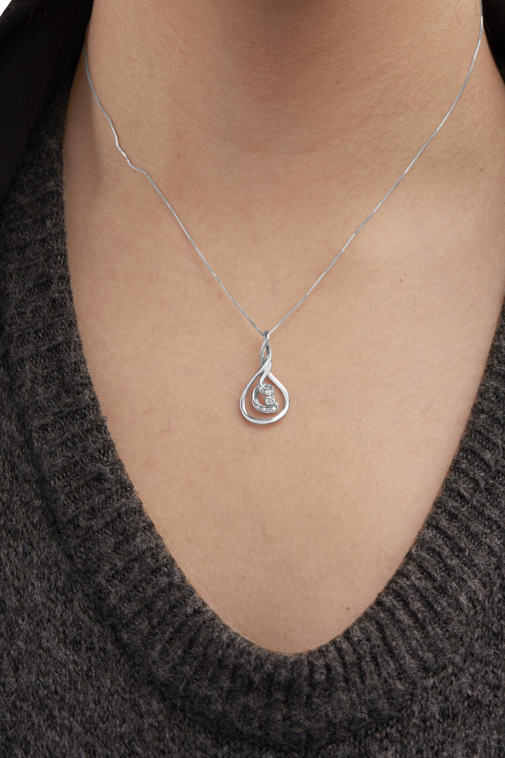Diamond Layered Spiral Pendant Necklace in 10K White Gold – 1/8 Cttw