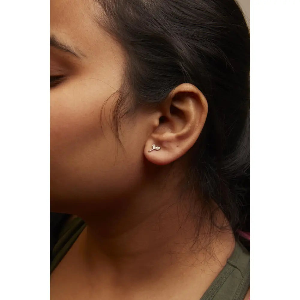 Treated yellow diamond leaf stud earrings in sterling silver – 1/16 cttw bijoux-nyc direct
