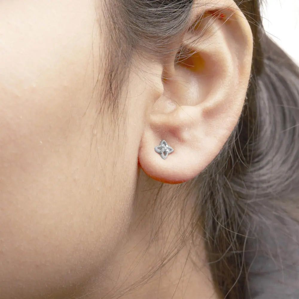 925 Sterling Silver Diamond Accent 4 Petal Flower Stud Earring (H-I Color, I1-I2 Clarity) - Bijoux-NYC Direct