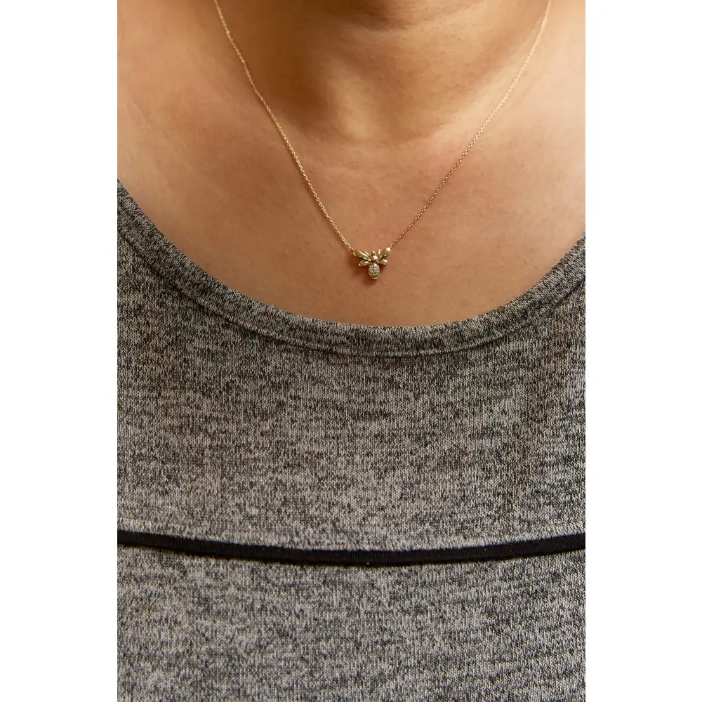 Diamond accent bumble bee pendant necklace in 10k yellow gold – 18’’