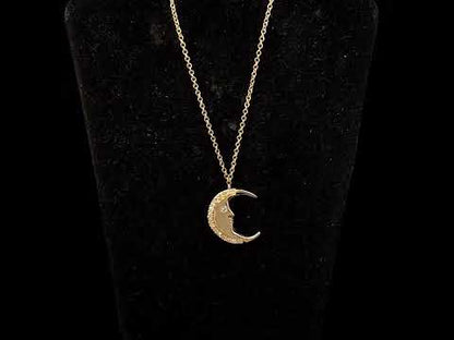 14K Yellow Gold 1/10 Cttw Diamond Crescent Man on the Moon 18" Pendant Necklace (H-I Color, SI1-SI2 Clarity)