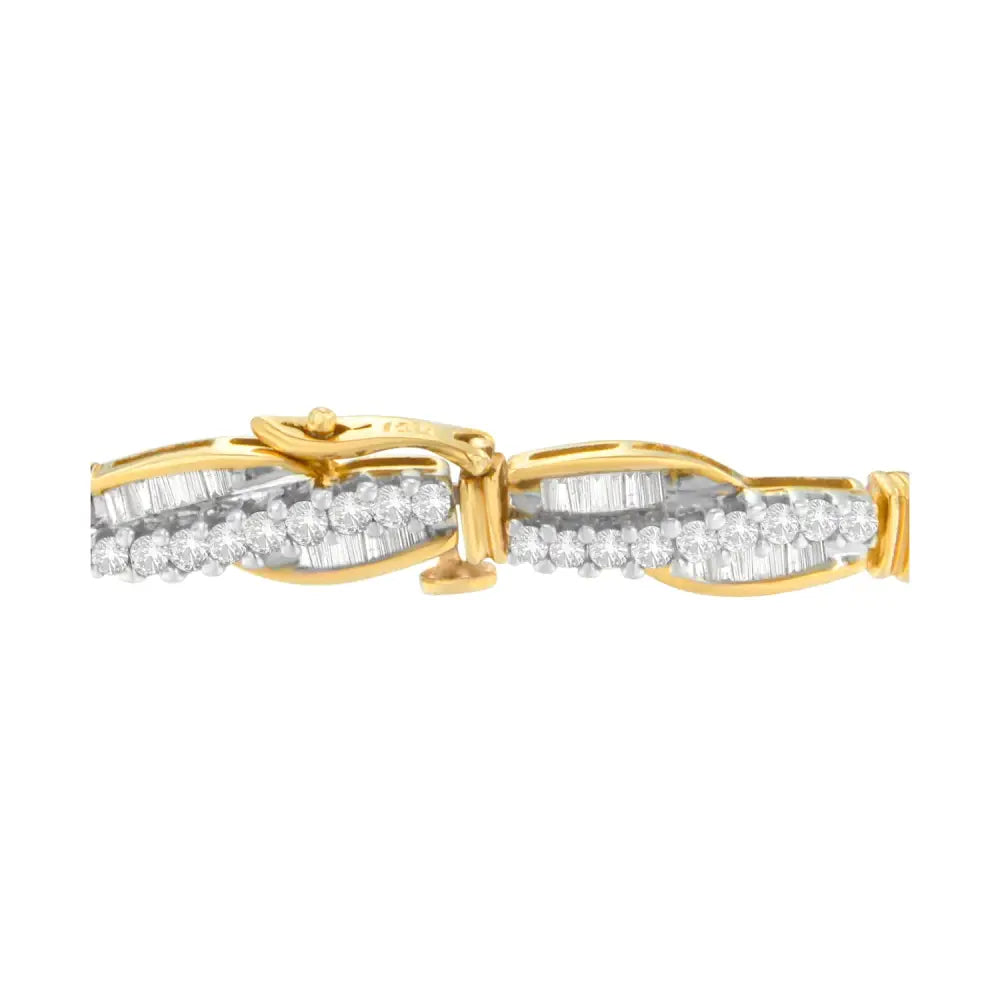 Round & baguette cut diamond winding bracelet in 14k yellow gold – 3 cttw