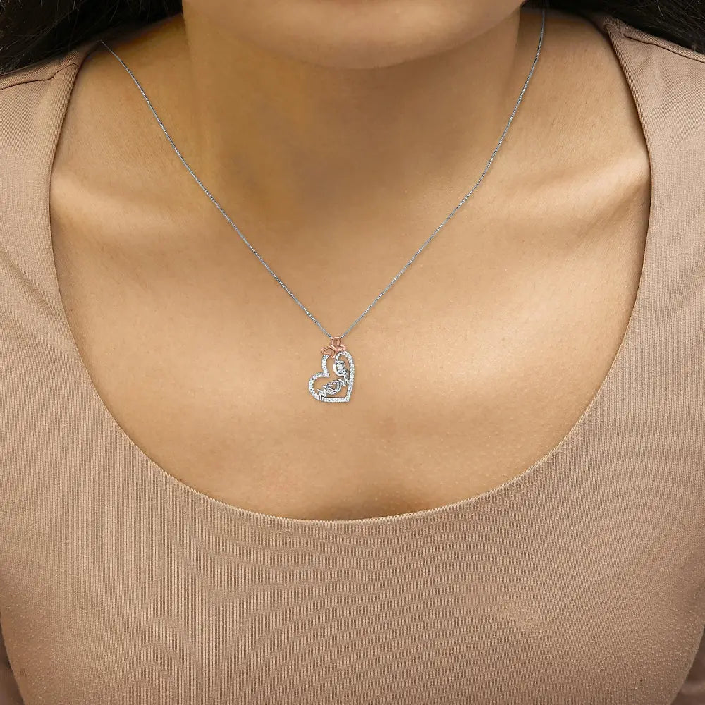 Two tone.925 sterling silver 1/5 cttw diamond ’mom’ and heart pendant necklace (h-i i1-i2)